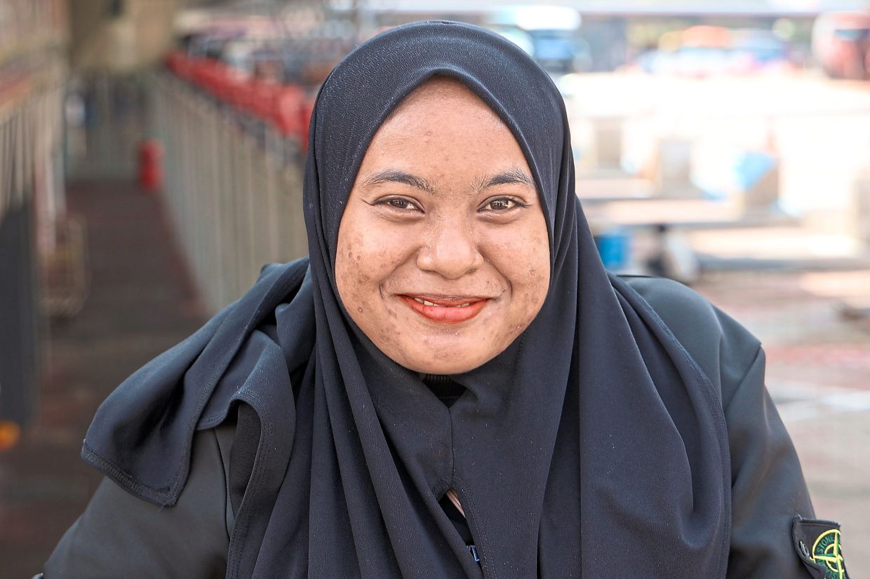 Nur Syafiqa says nowadays, buses arrive on time at Larkin Sentral.