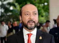 High Court strikes Anwar's name and Govt from Mukhriz's tax assessment case