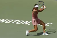 Tennis-Raducanu beats Osaka in straight sets to reach Washington quarters