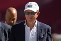 Soccer-New York Jets co-owner Johnson completes purchase of stake in Palace