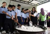 Singapore students experience Brunei’s culinary traditions