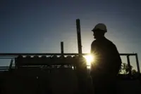 Oil prices ease to three-week low at weekend as negative economic news offsets trade optimism
