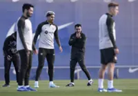 Soccer-Xavi application for India coaching job was a hoax, AIFF says