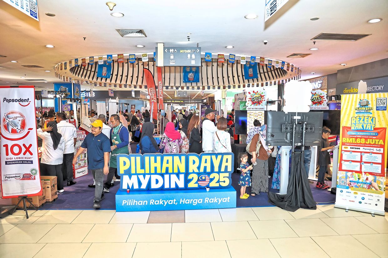The campaign themed ‘People’s Choice, People’s Price’includes a voting process for the best brands. — Photos: MUHAMAD SHAHRIL ROSLI/The Star