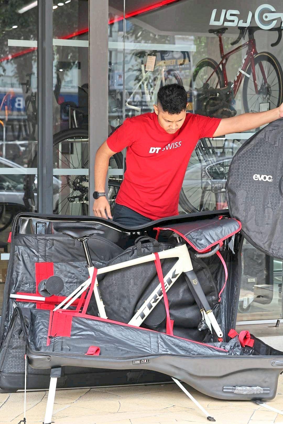 Semi-rigid bike cases are easy to use and can be stowed in tight spaces. 
