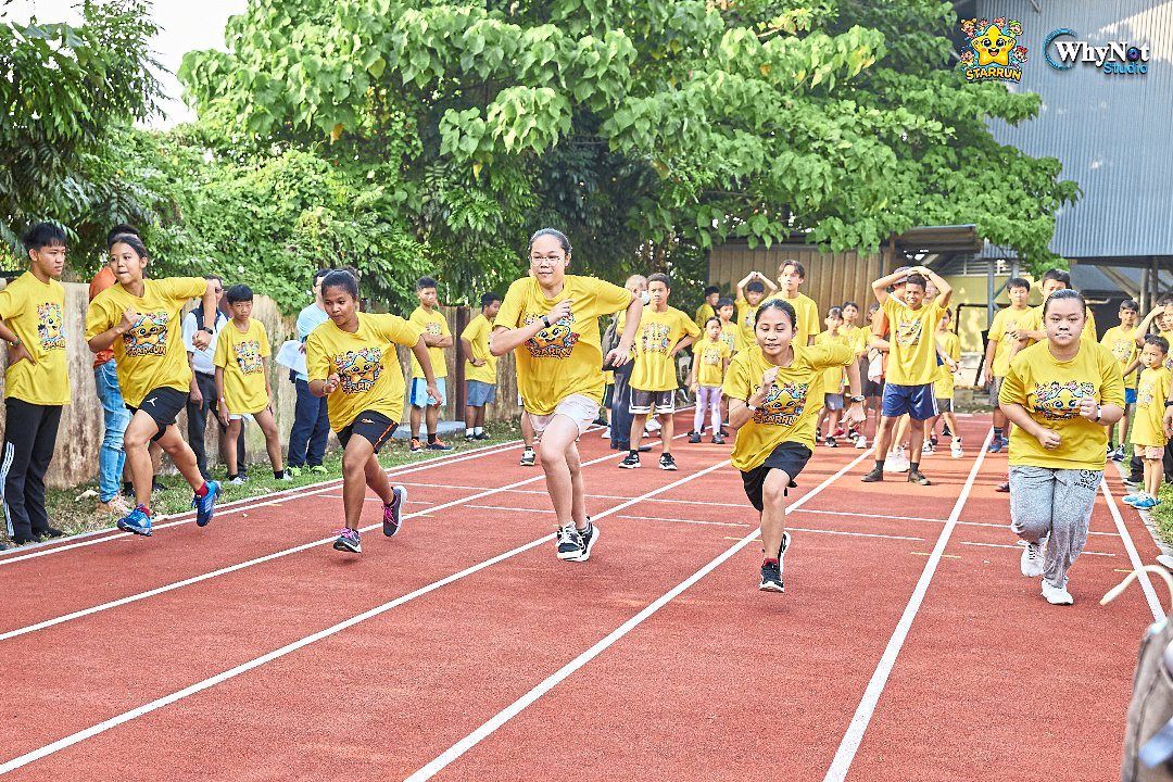 Runners giving it their all in an encouraging and fun atmosphere.