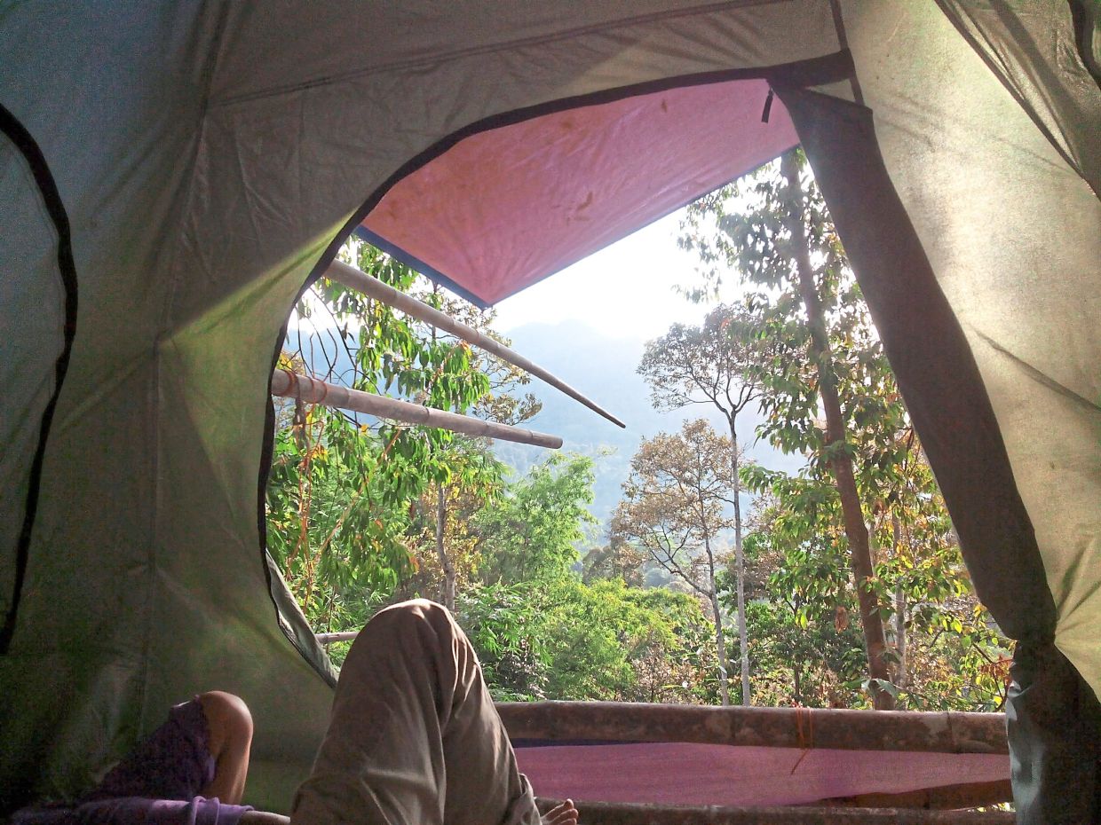 Zainal’s family got the taste of the raw beauty of the jungle when they would visit him in the early stages of the build.