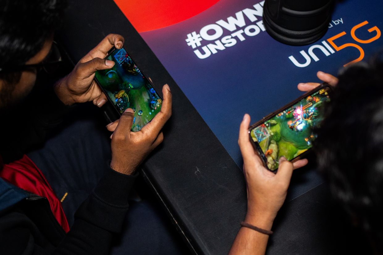 Unifi Mobile’s UNI5G plans combine 5G/4G internet speeds with unlimited data for seamless streaming and internet connectivity.