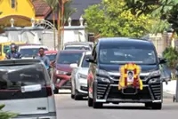 Sombre mood as relatives, friends arrive for Tishant's funeral