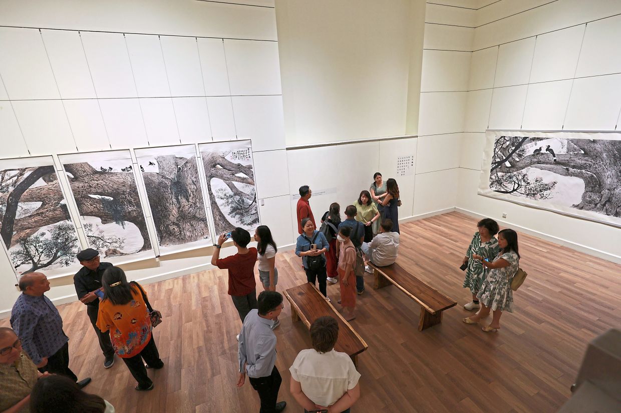 The exhibition at Wisma Kebudayaan SGM in Kuala Lumpur features 60 of Hon’s paintings based on his lived experience as a farmer in Taiping.