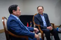 Vietnam, Malaysia Prime Ministers discuss regional and bilateral issues in phone call