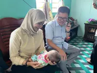 Save my baby: Mother gives up baby girl while being nabbed during immigration raid in Tawau