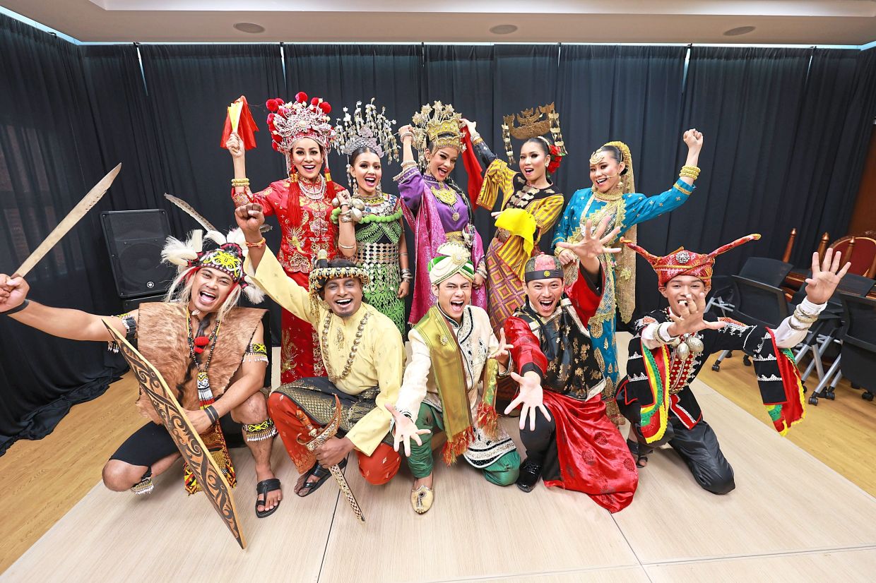 Dancers from the DBKL cultural troupe in traditionalcostumes, embodying the vibrant spirit of Malaysia’smulticultural heritage.