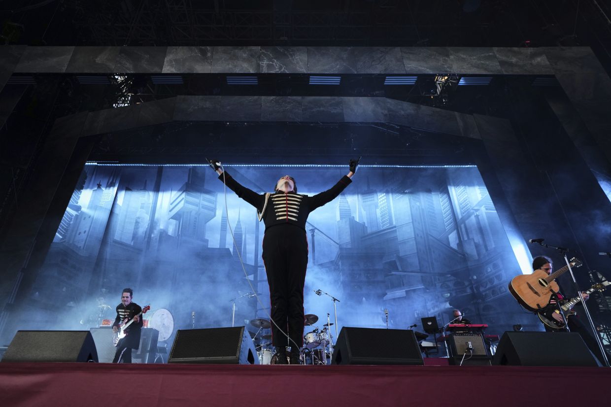 Lead vocalist Gerard Way of My Chemical Romance. — AP Photo/Lindsey Wasson