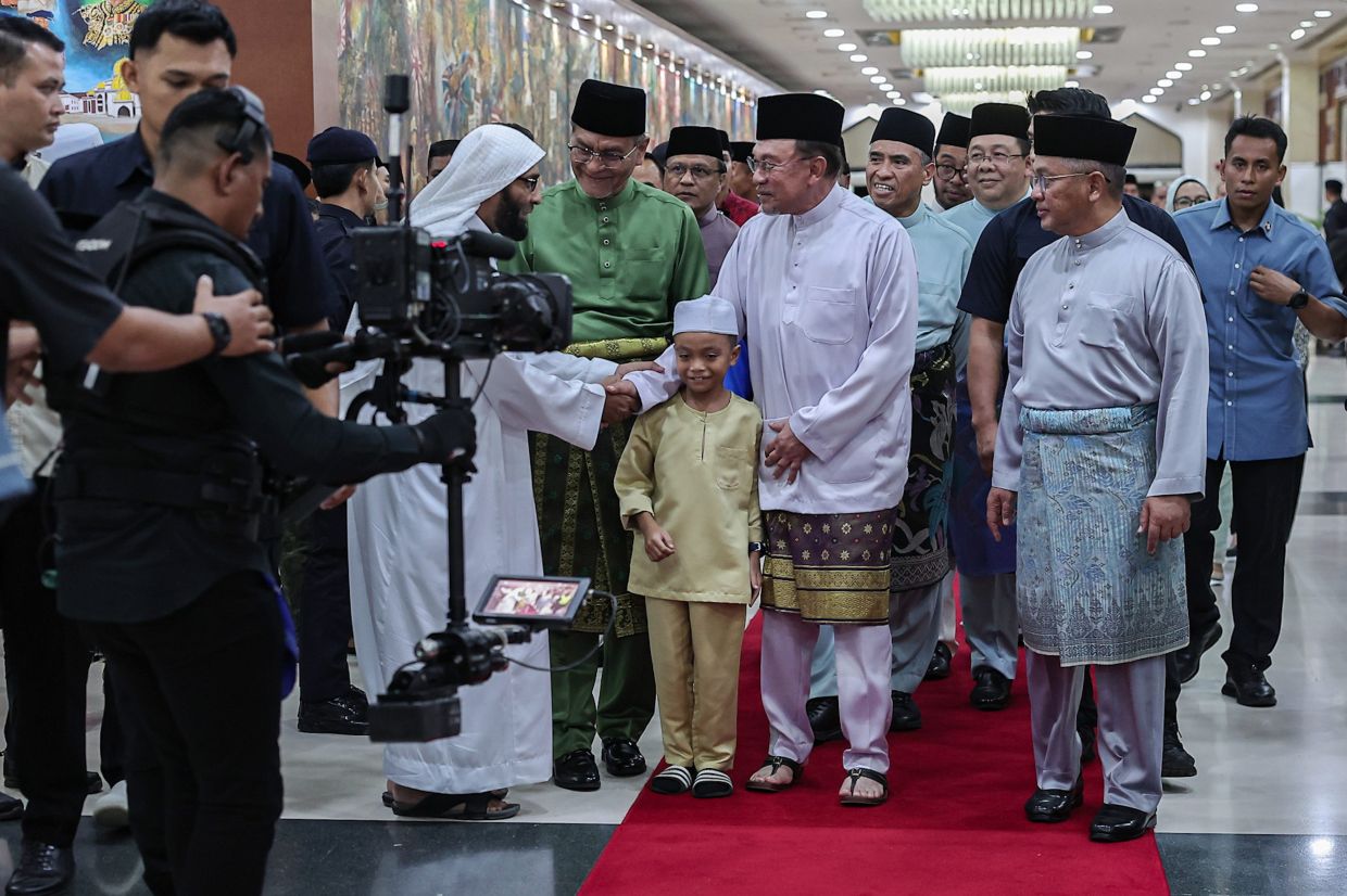 Govt to restore 'pondok' institutions with new technology, AI, says Anwar