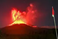 Volcano eruption in eastern Indonesia disrupts Bali flights