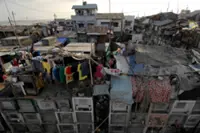 Almost half of Filipino families consider themselves poor, poll shows