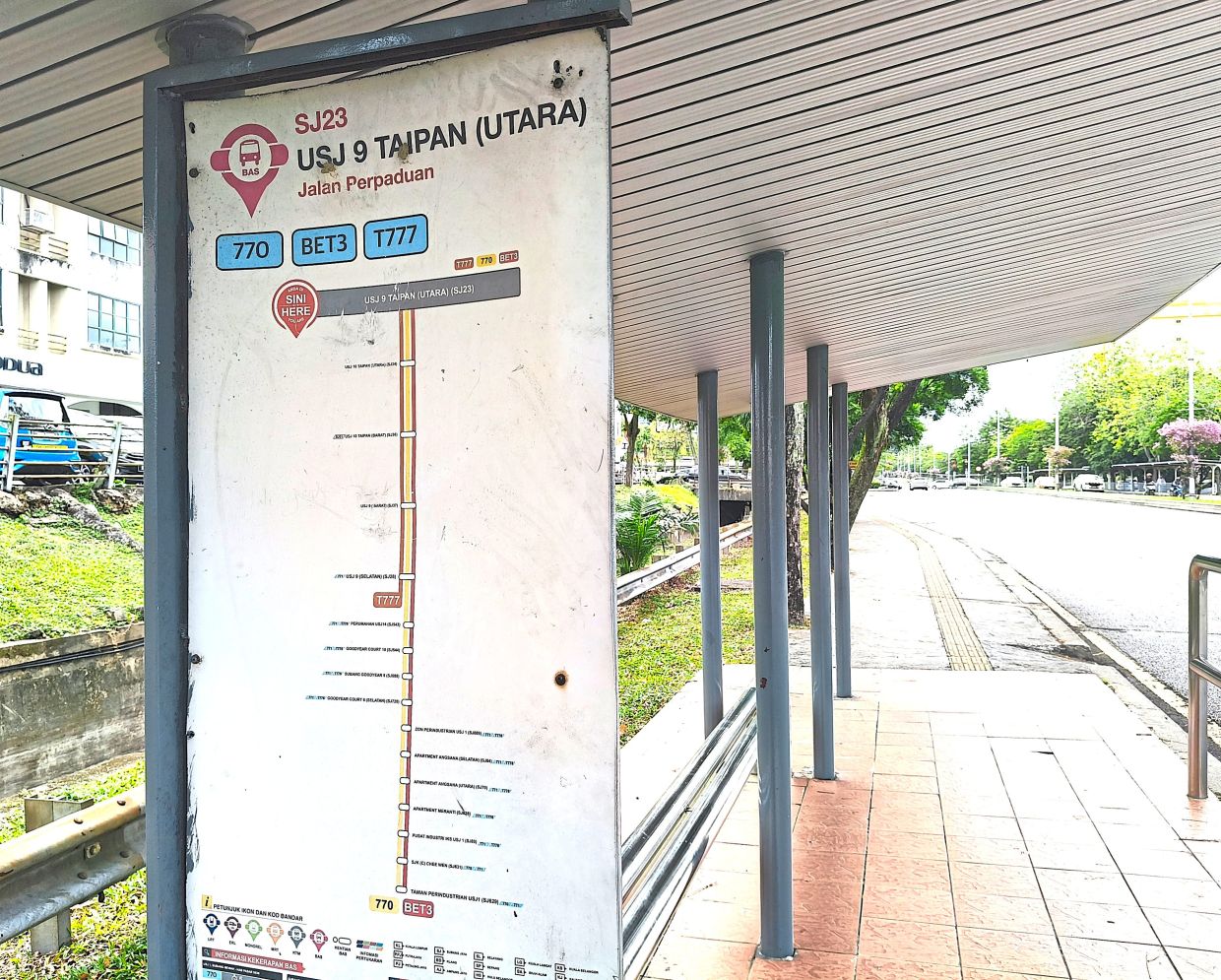 The information displayed at this bus stop in Taipan, Subang Jaya is incomplete.
