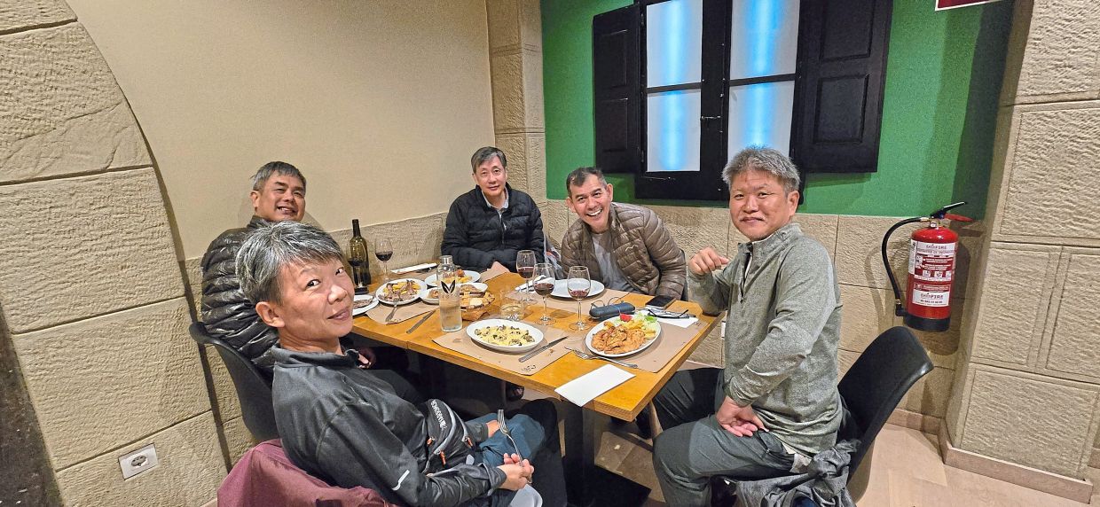 Meal time with fellow pilgrims.