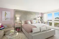 'Clueless'-inspired hotel suite features Cher-approved closet