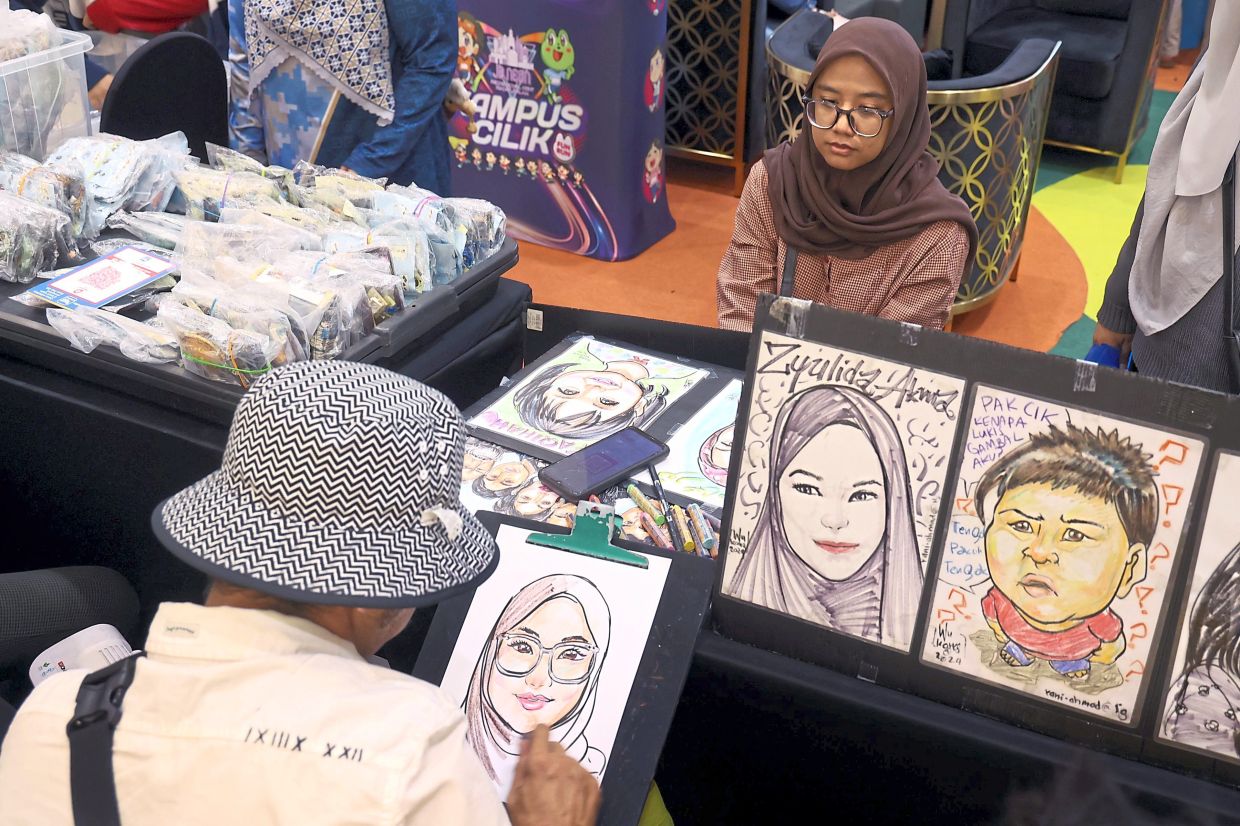 The five-day Johor International Book Bazaar included other fun activities like caricature drawing.