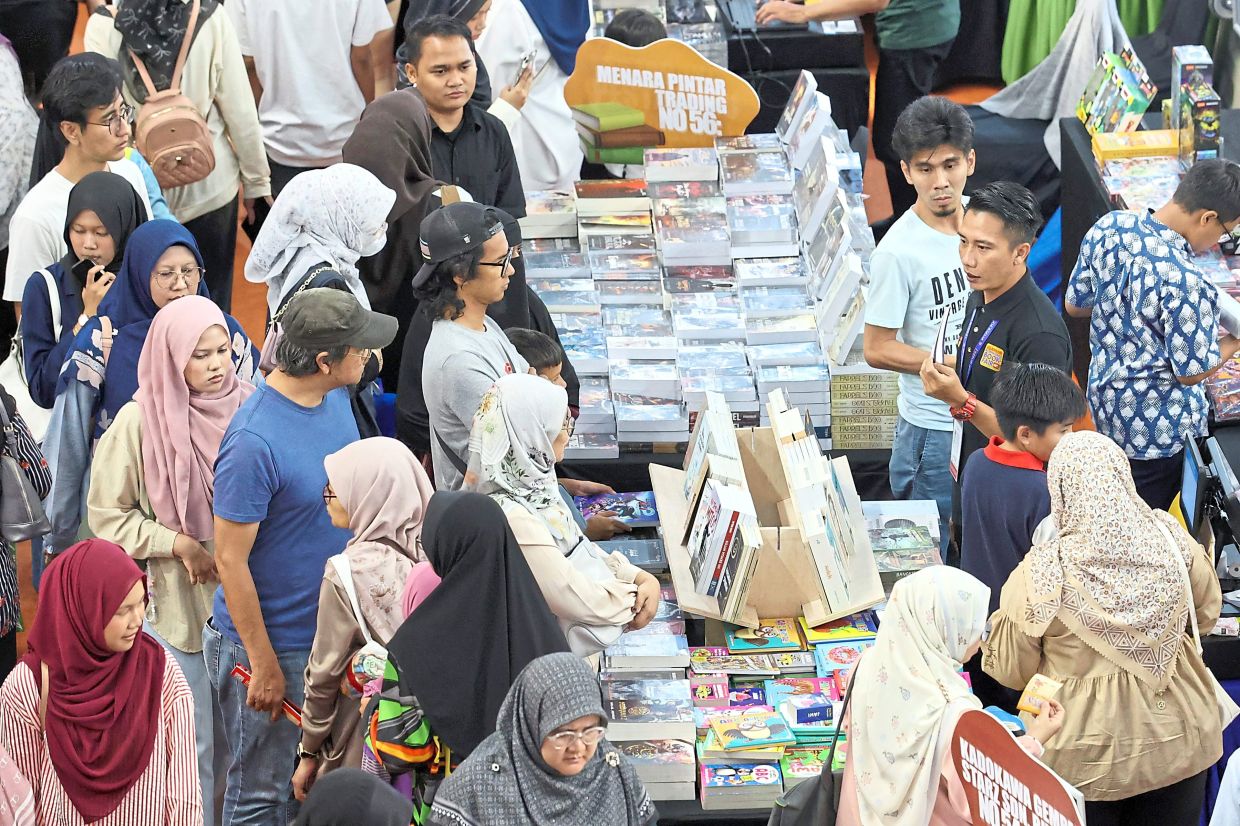 The five-day Johor International Book Bazaar, held in a shopping mall in Johor Baru, has the potential to be promoted as a tourism attraction in conjunction with Visit Johor 2026. — Photos: THOMAS YONG/The Star