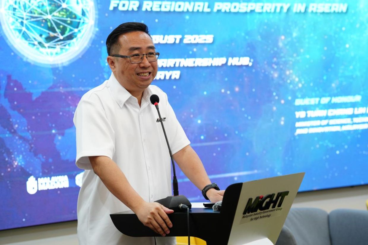 Malaysia’s Minister of Science, Technology and Innovation, Chang Lih Kang, officiated the two-day Science Diplomacy for Regional Prosperity in Asean Conference at the MIGHT Partnership Hub.