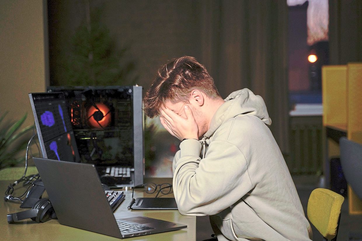 Just because you can share something online, doesn’t mean you should. Photo: Freepik