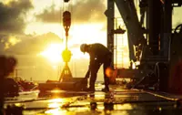 Oil set for steepest weekly losses since June on tariffs, Trump-Putin talks