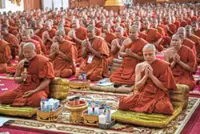 Hundreds of monks honour fallen soldiers