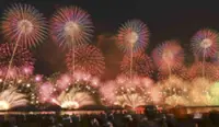 Fireworks light up skies over Japan’s Lake Biwa; 340,000 people enjoy watching 10,000 fireworks at festival