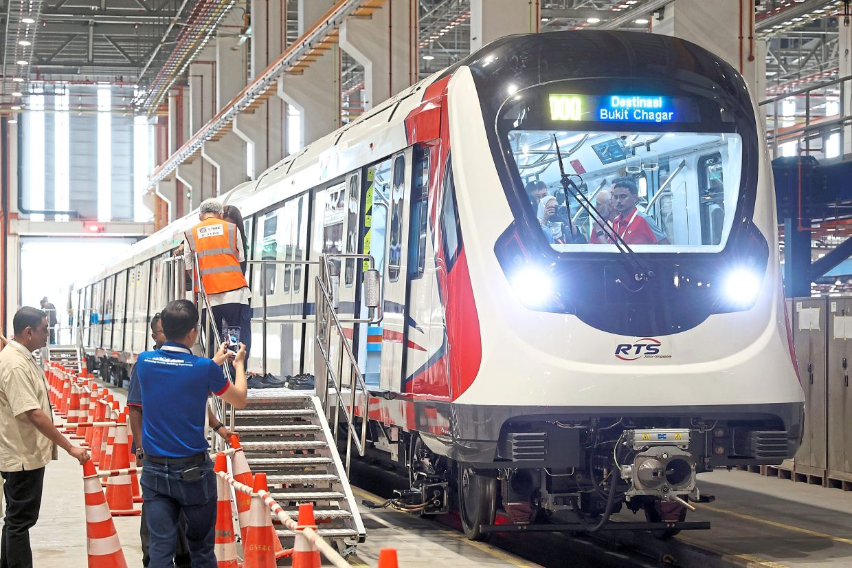 The proposal to connect both countries by MRT was first discussed by Dr Mahathir and Lee in 1990. — Photos: THOMAS YONG/The Star