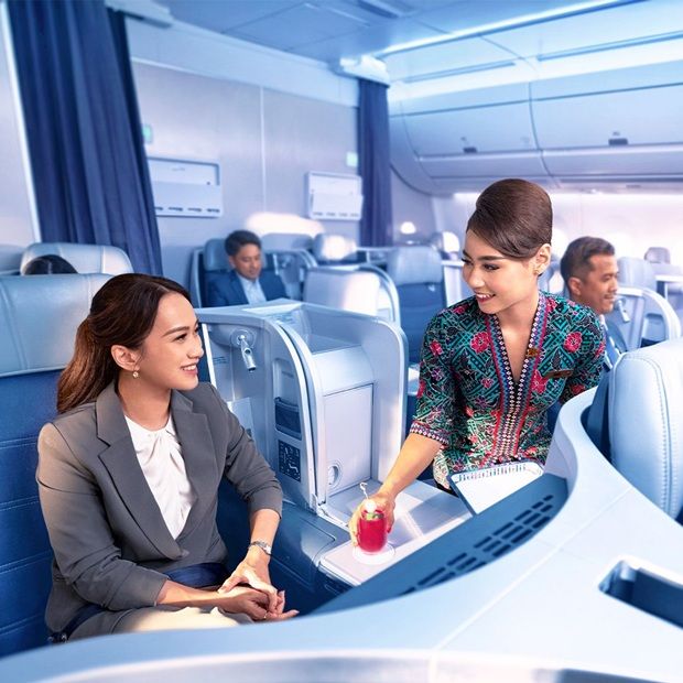 Business Class passengers can start their journey with an MH Signature Drink, a refreshing beverage infused with the national flower – hibiscus.