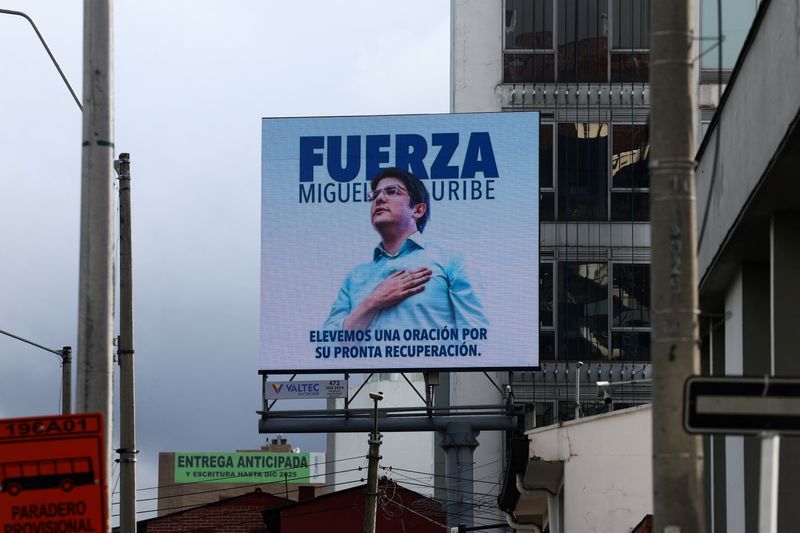 Kolumbijski predsedniški kandidat Miguel Uribe Turbay umrl po atentatu