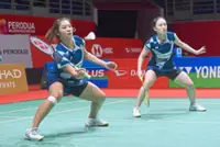 Still swinging strong as Mei Xing fights against time