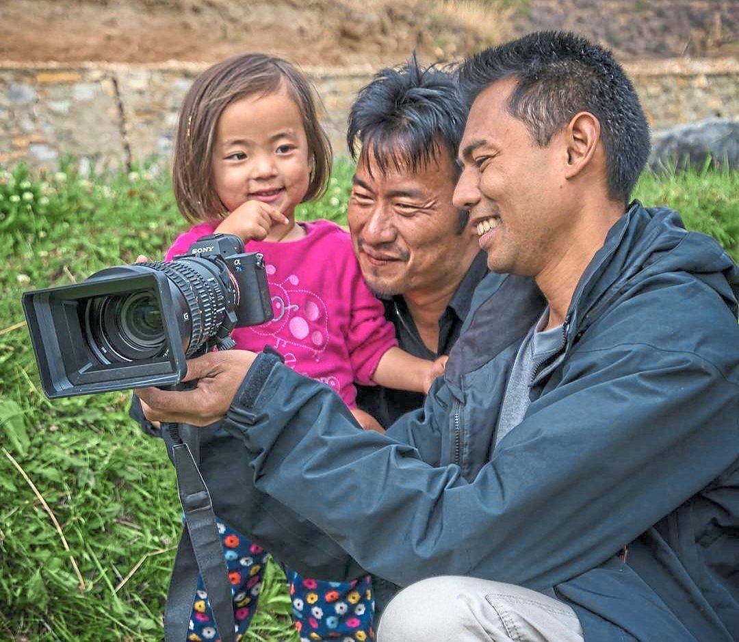 From surviving harsh deserts to bonding with nomadic communities, Zahariz’s (right) travels taught him resilience and simplicity.