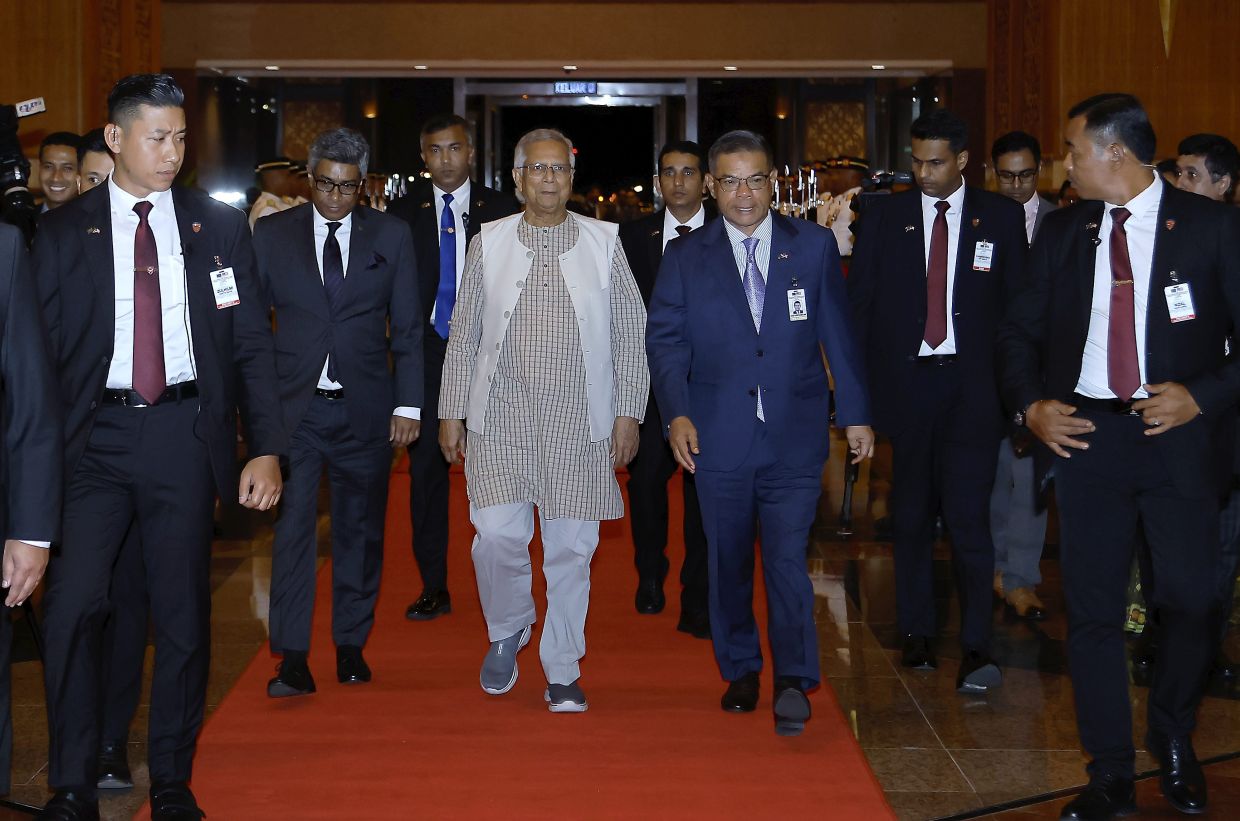 Anwar Ibrahim hosts luncheon for visiting Bangladesh chief adviser