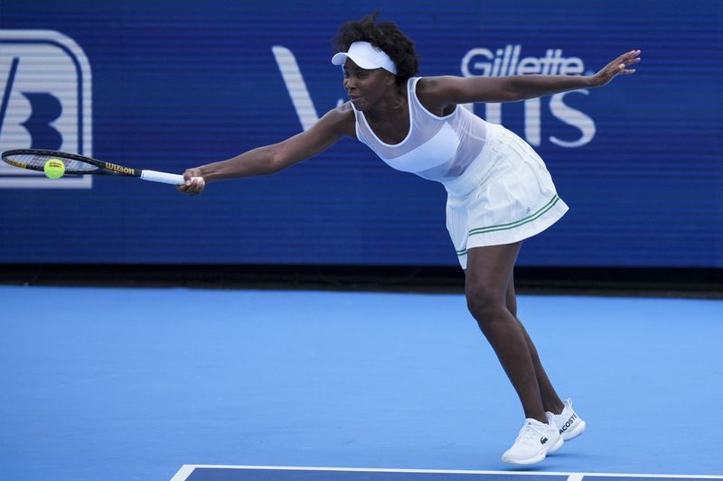 Tennis-Venus Williams receives US Open wildcard