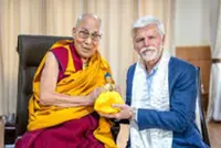 China cuts ties with Czech President over Dalai Lama visit