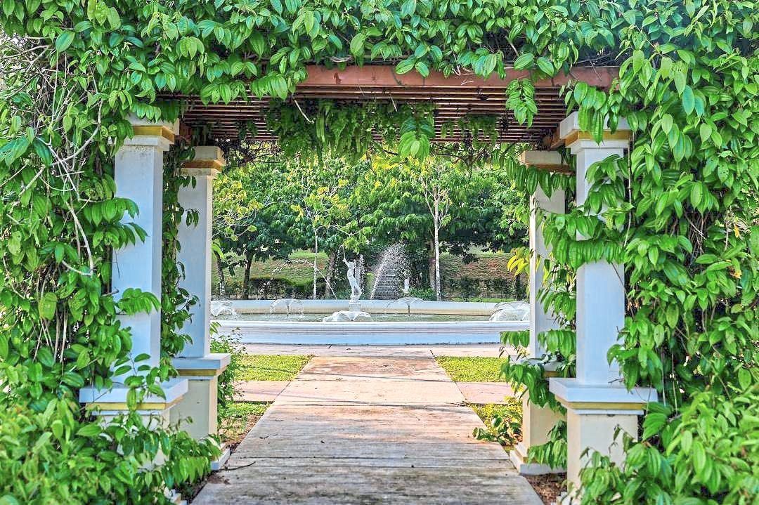 A water fountain at the garden, located within Istana Besar grounds.