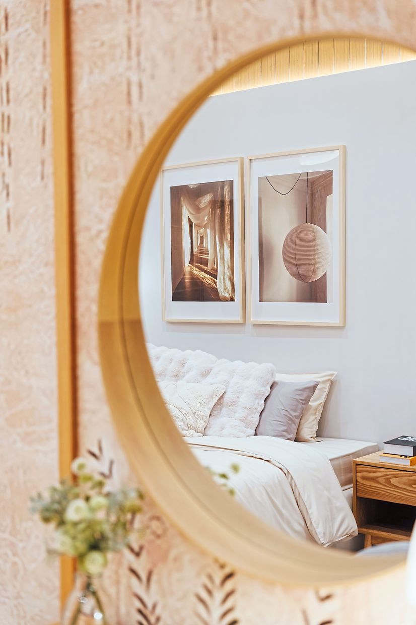 The concept of “iki-mado”– loosely translated as “window to live” — draws from the traditional shoji, the signature Japanese sliding door with latticed screens.