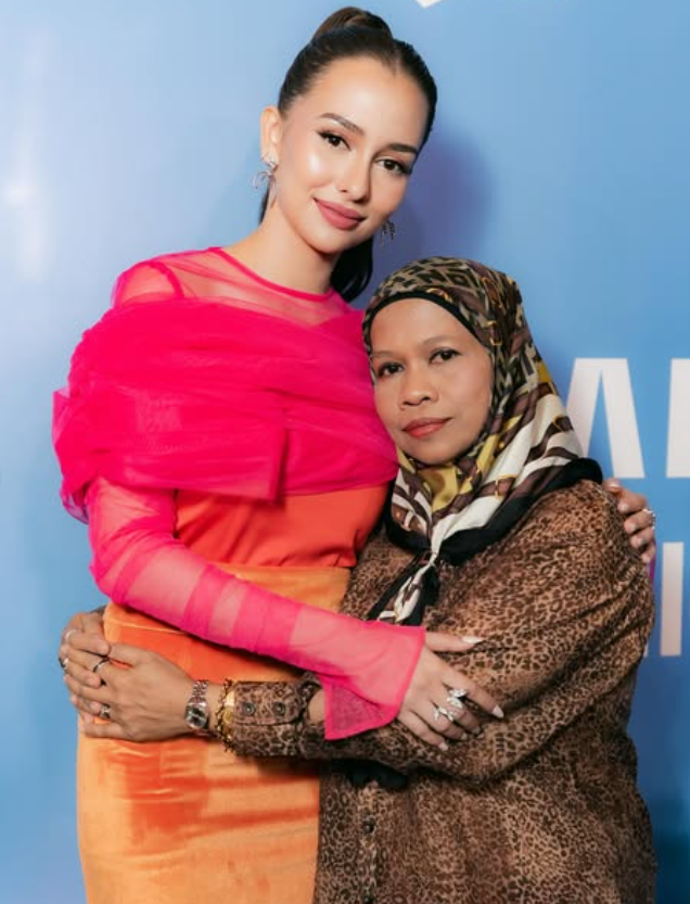 Ties tested: Ariz says her relationship with her daughter soured for quite some time, mainly due to interferences by third parties. — Photo taken from social media