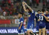 Emotional equaliser as Brazilian Peres saves Rhinos in the nick of time