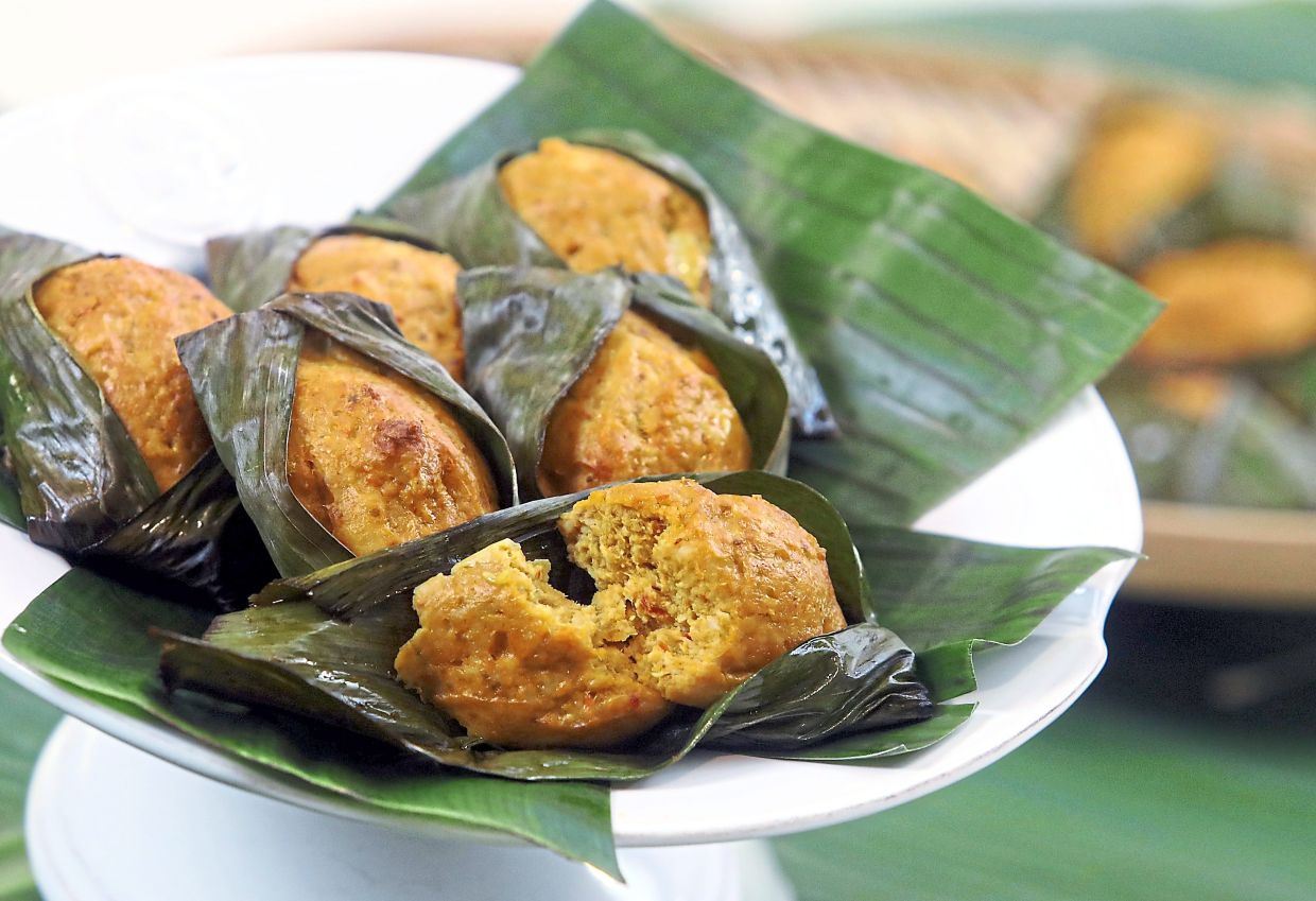 Chicken ‘pepes’ is a milder but equally flavourful option thanks to rich spices (below). — Photos: AZLINA ABDULLAH/The Star