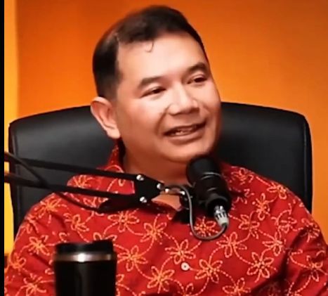 Akmal’s flag protest ‘self-indulgent’, says Rafizi | The Star