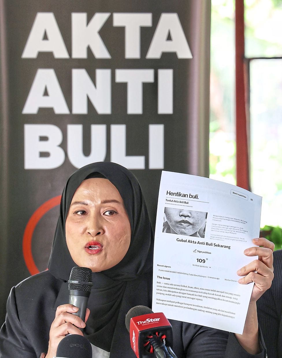 Wan Azliana: Notes that retired military and police personnel possess a strong background in discipline, leadership and situational awareness.