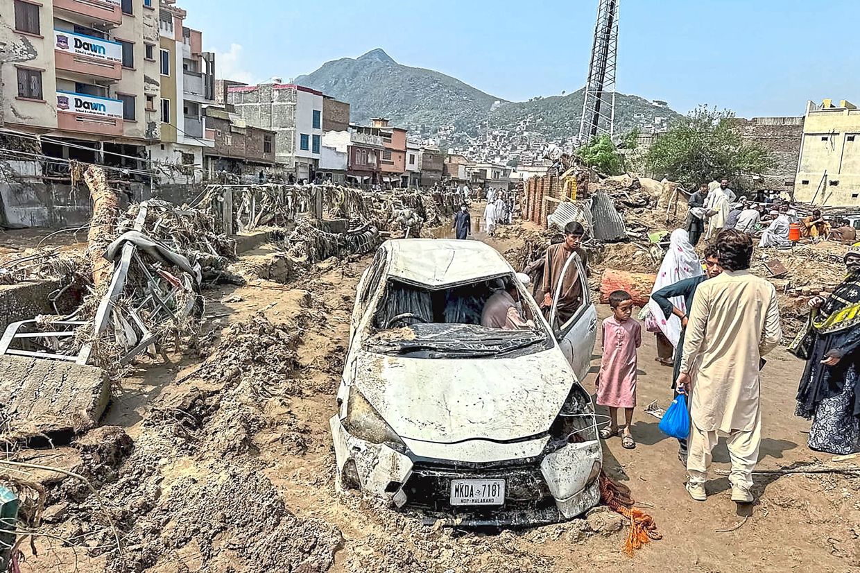 Over 340 dead in flash floods | The Star