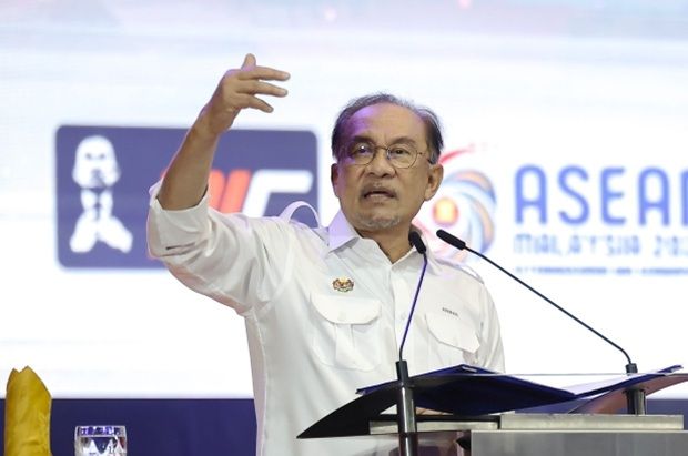 Government can consider RM100 student aid, says Anwar