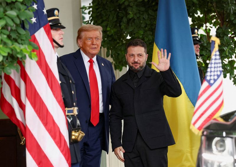Zelenskiy dons more formal attire for high-stakes meeting with Trump 1 3474511