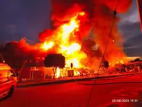 Fire razes 10 shop houses in Johor